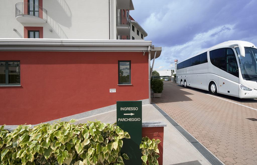 Hotel Brindor Poirino Exterior photo